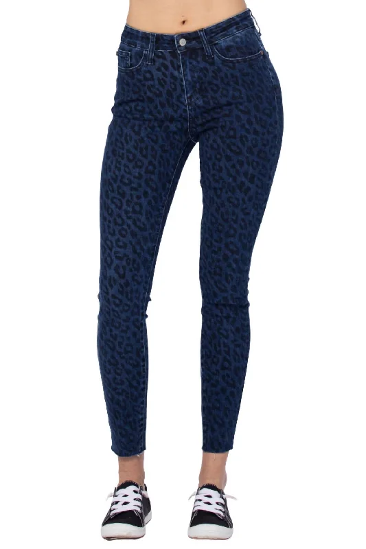 Chic Women's Attire Cheetah Print Skinny Jean In Medium Blue