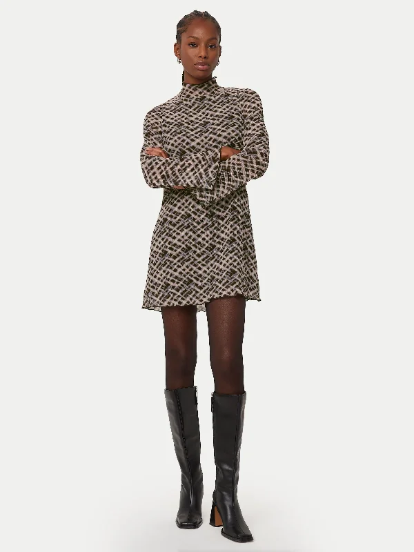 Women's Transitional Clothes The Textured Long Sleeve Dress  in Dark Chocolate