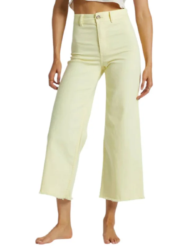 Plus Size Women Wear Free Fall High Waist Pants In Cali Rays